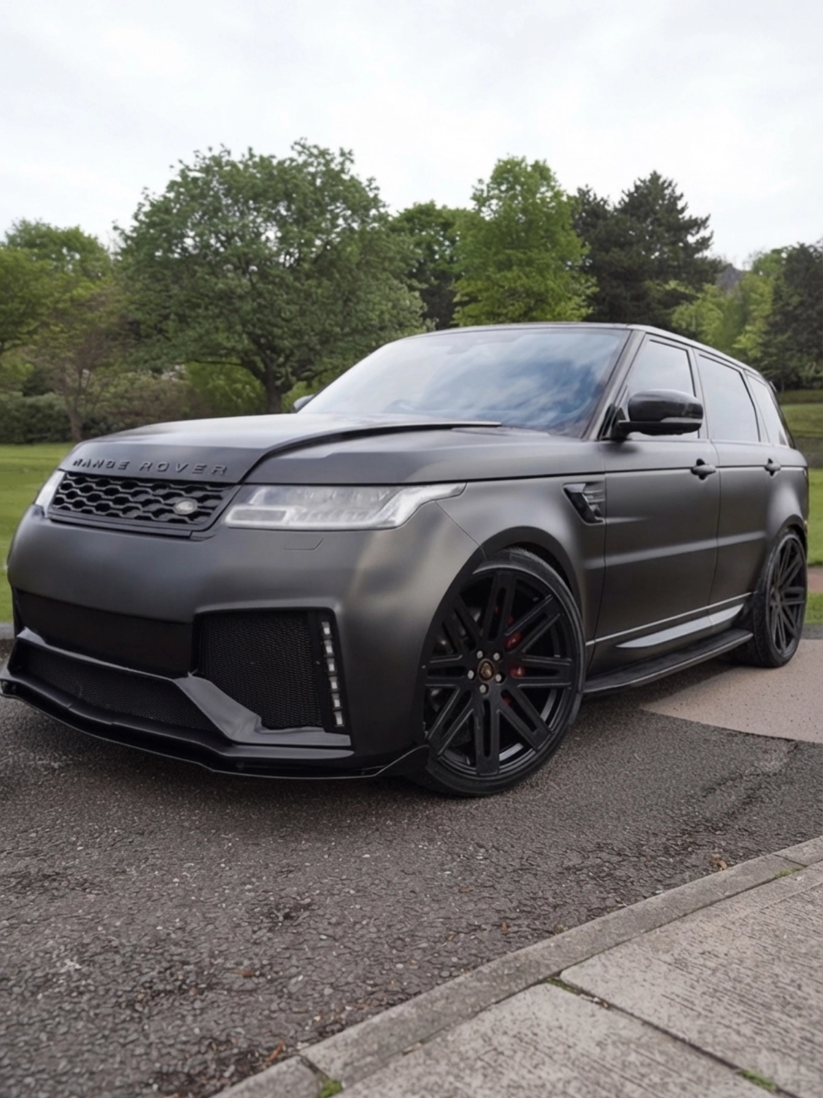 Grey Range Rover Sport Autobiography, premium executive car